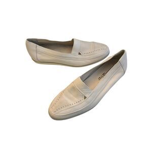 Bally Loafers leather white women's size 9